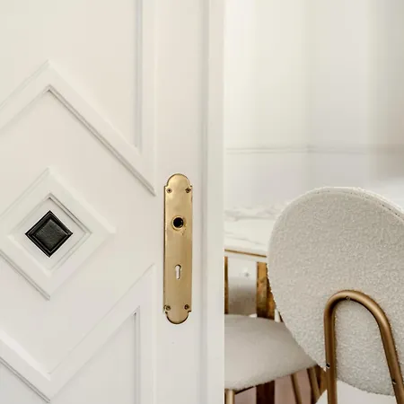 Chiado Deluxe By Homing *